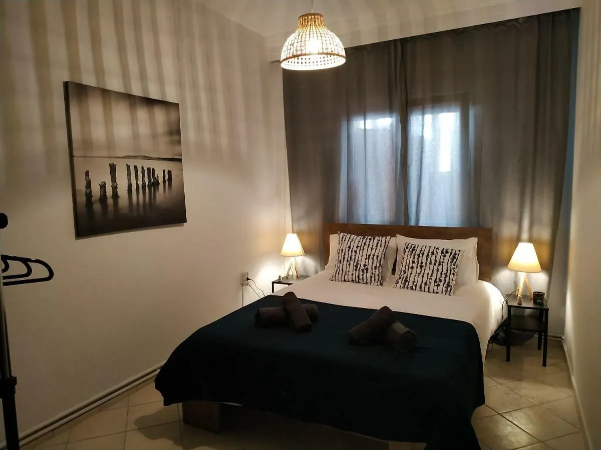 סלוניקי Bright Apartment Steps From The Sea יוון
