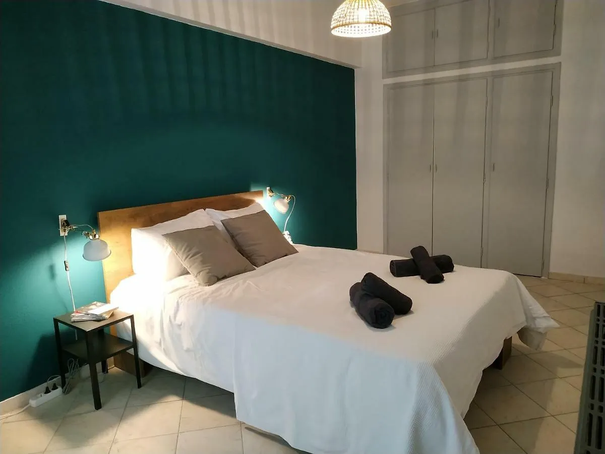 סלוניקי Bright Apartment Steps From The Sea יוון