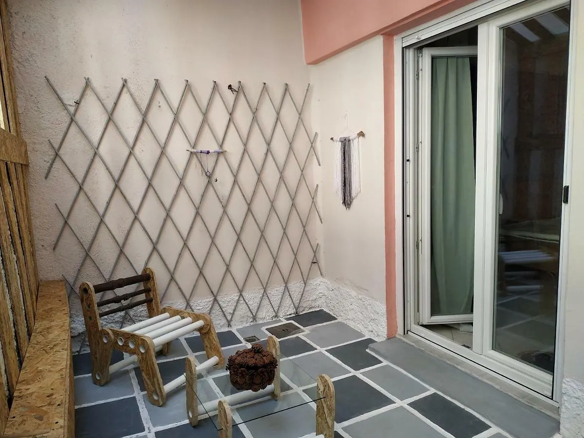 סלוניקי Bright Apartment Steps From The Sea